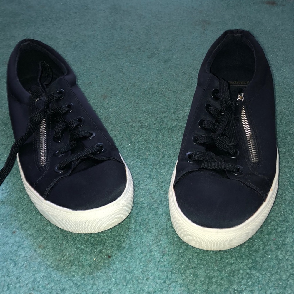 Stradivarius Sneaker- Zipper Detail